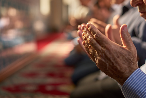الاعتراف بالخطأ والتوبة