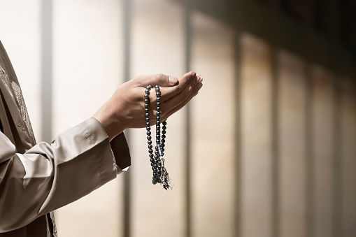 أثر الدعاء والذكر على الحياة اليومية للمسلم