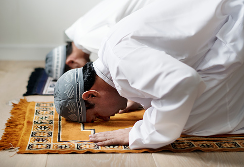 الصلاة: اللحظة التي تعود فيها إلى الله كل يوم